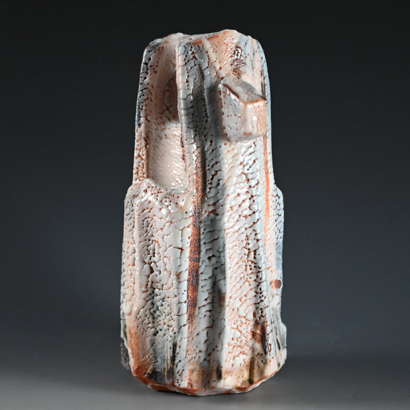 Classic Shino Vase ー林 正太郎 "志野手桶花生"