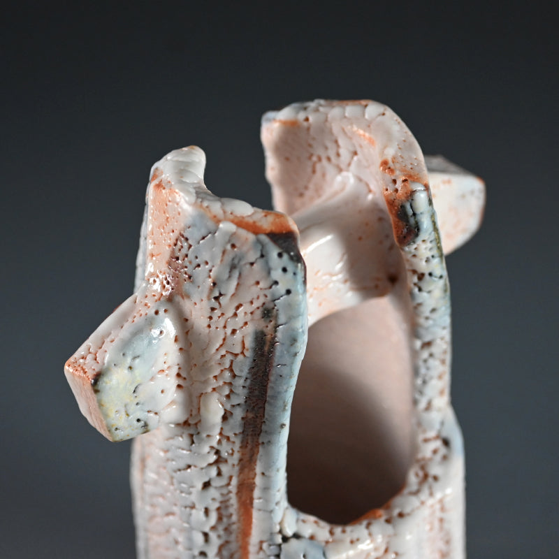 Classic Shino Vase ー林 正太郎 "志野手桶花生"