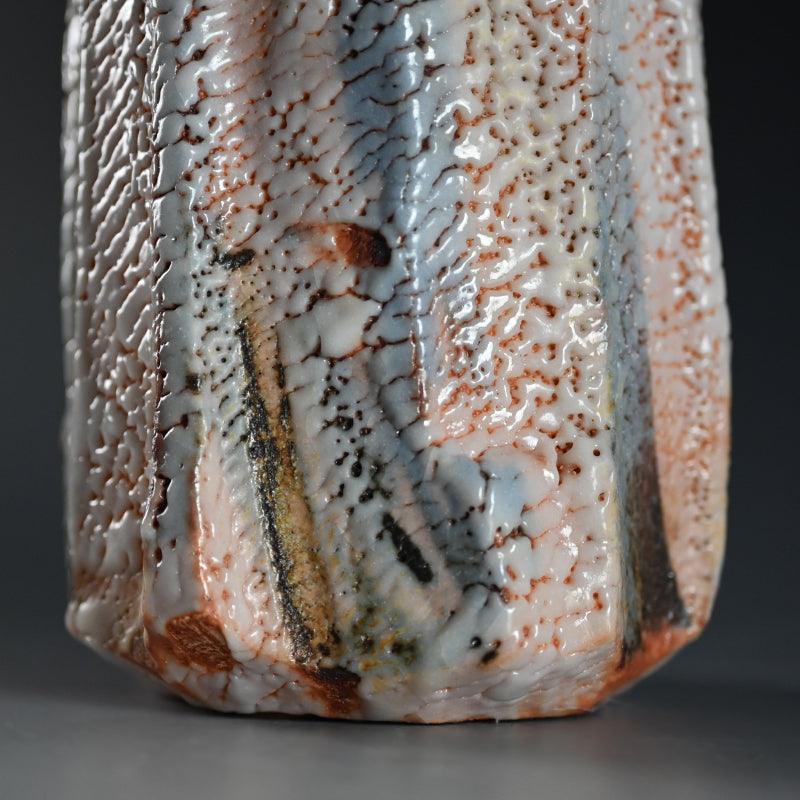 Classic Shino Vase ー林 正太郎 "志野手桶花生"
