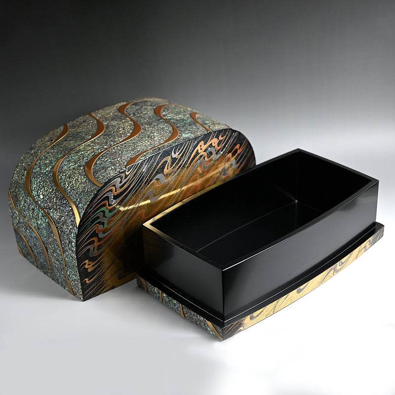 Incredible Large Lacquer Box ー服部 峻昇 “漆箱"