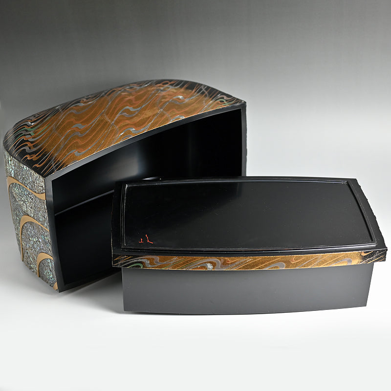 Incredible Large Lacquer Box ー服部 峻昇 “漆箱"