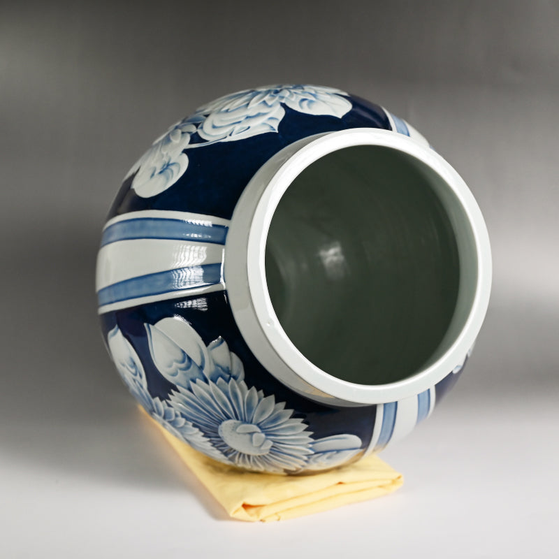 Large Antique, Japanese Blue & White Kyo-Yaki Vase c. 1930 ー"染付 日向草紋 花瓶"