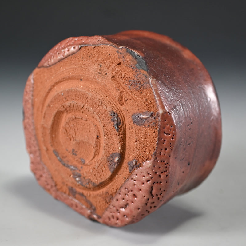 Superlative Fire-red Shino Chawan ー山田 和 "志野茶盌"