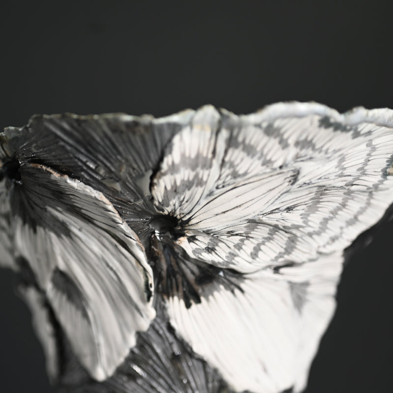 Contemporary Shingu Sayaka Vase ー新宮 さやか "萼容花入"
