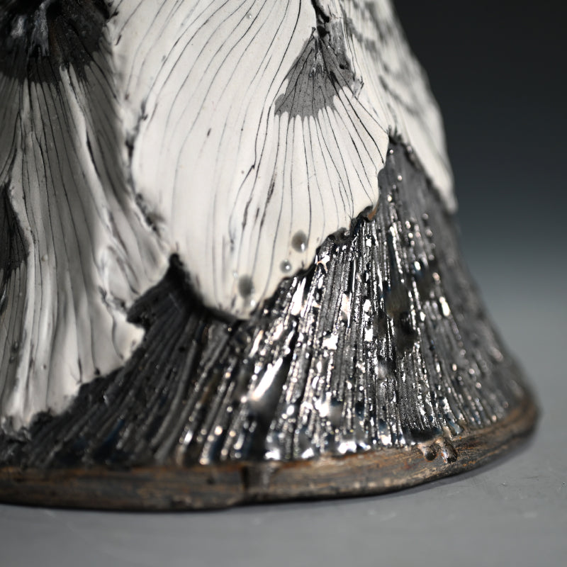 Contemporary Shingu Sayaka Vase ー新宮 さやか "萼容花入"