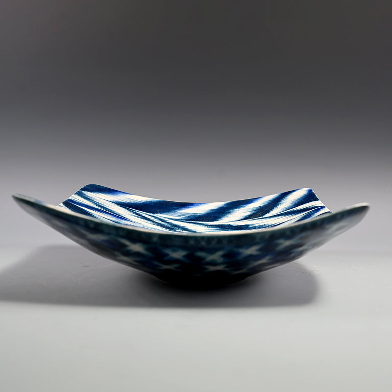 Award Winning & Exhibited Indigo Plate ー福島 寛子 “呉須絵矢絣文角皿”