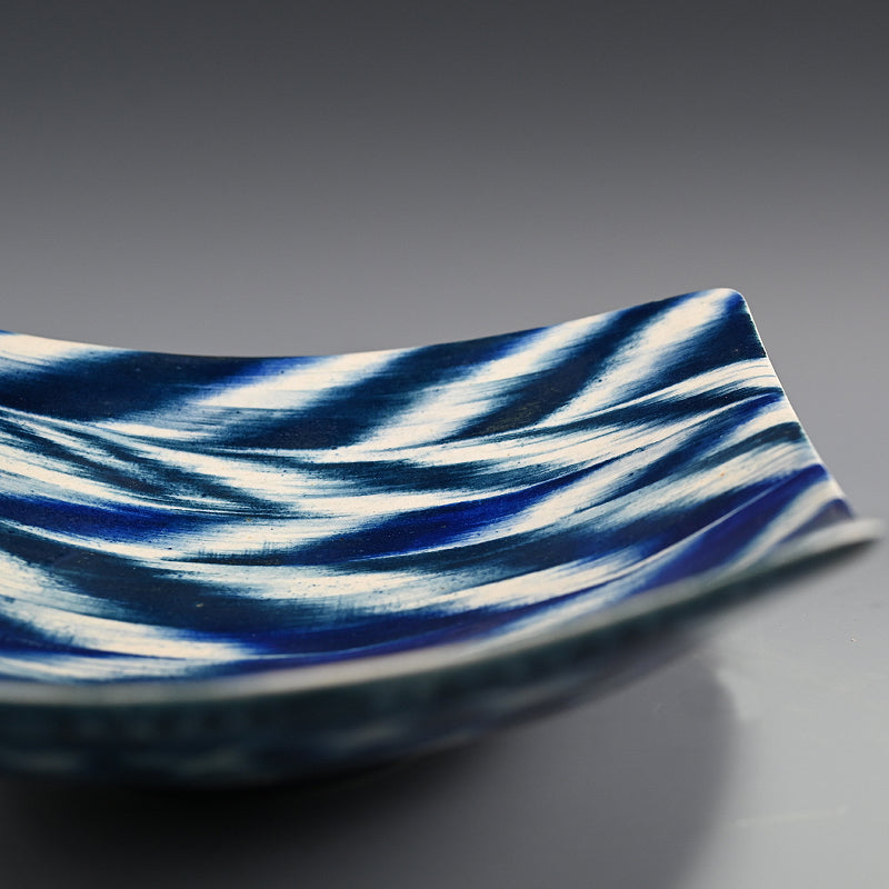 Award Winning & Exhibited Indigo Plate ー福島 寛子 “呉須絵矢絣文角皿”