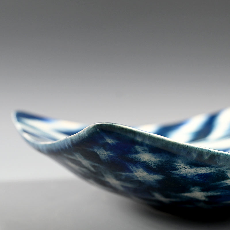 Award Winning & Exhibited Indigo Plate ー福島 寛子 “呉須絵矢絣文角皿”
