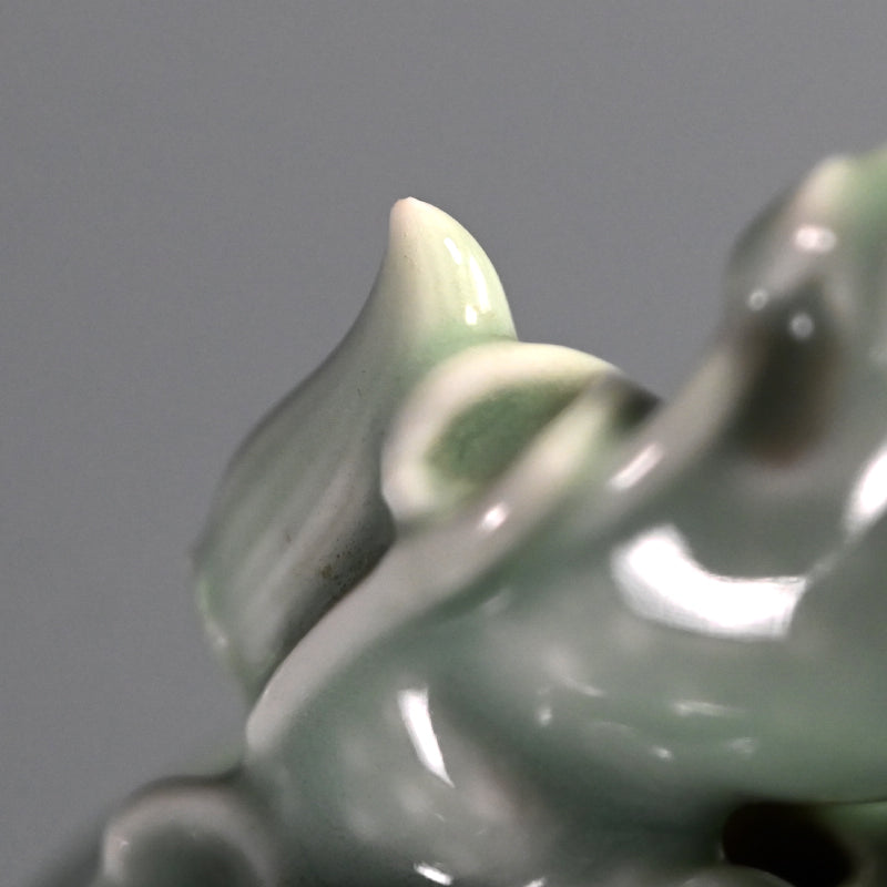 Celadon Shishi Koro ー宮川 香山 "青磁釉 獅子 香爐"