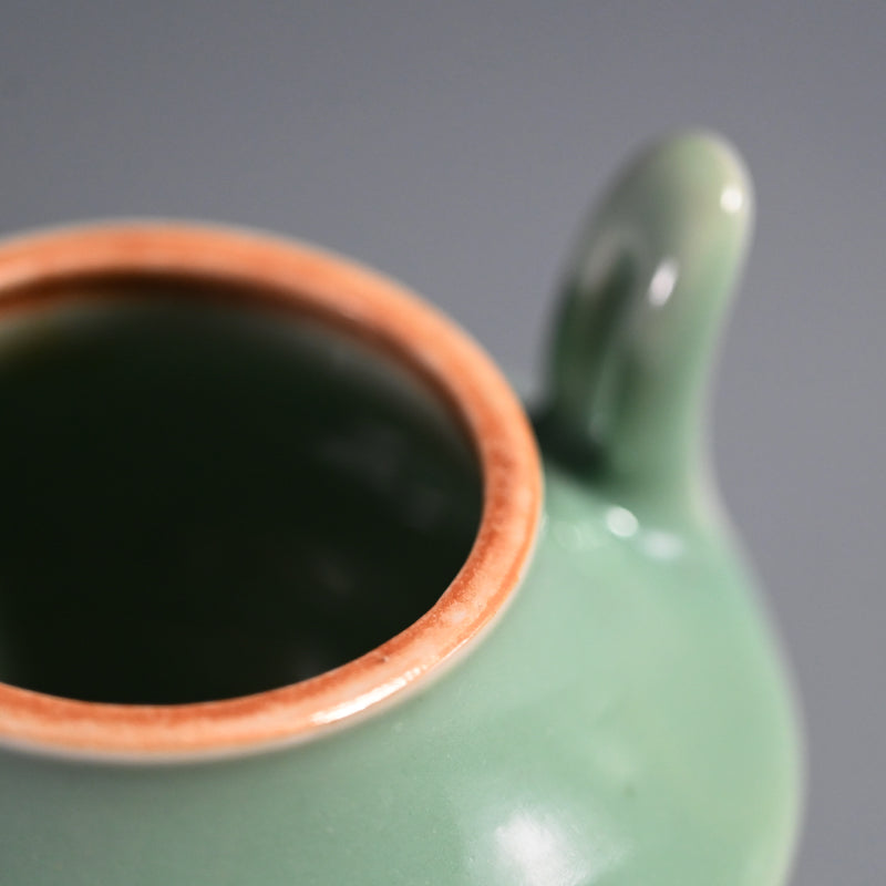 Celadon Shishi Koro ー宮川 香山 "青磁釉 獅子 香爐"