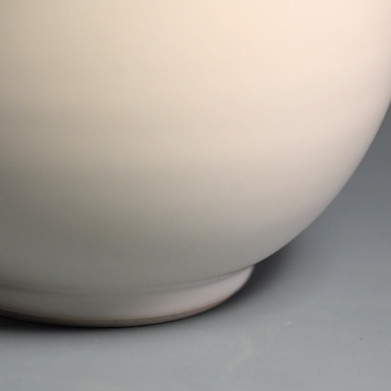 Sodeisha Artist Yamada Hikaru Tsubo ー山田 光 “白釉 壺”
