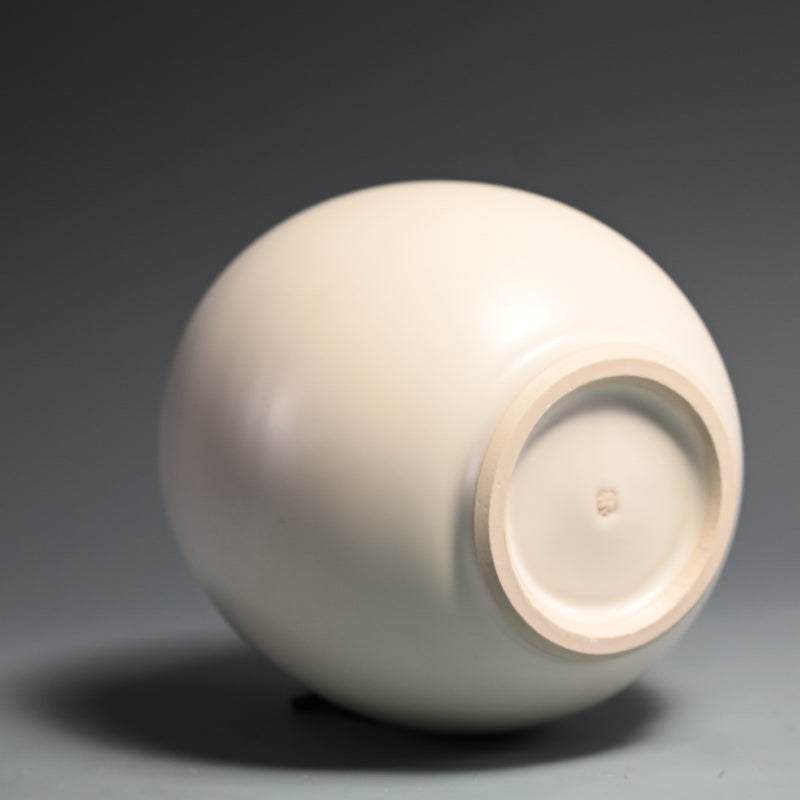 Sodeisha Artist Yamada Hikaru Tsubo ー山田 光 “白釉 壺”