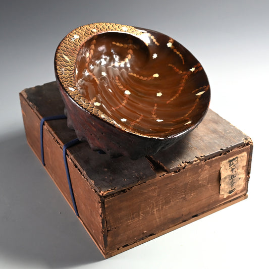 Edo period Shell Shaped Lacquer Wooden Bowl