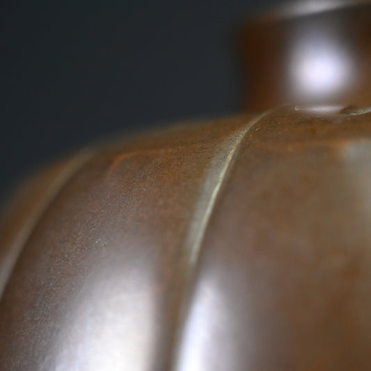 Japanese Lobed Murashido Bronze Vase ー内免 勝二, 紫峰