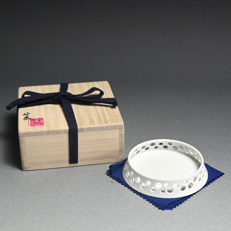 Kato Yoshiyasu Small Reversi-Plate Condiment Dish ー加藤 好康 “Reversi plate”