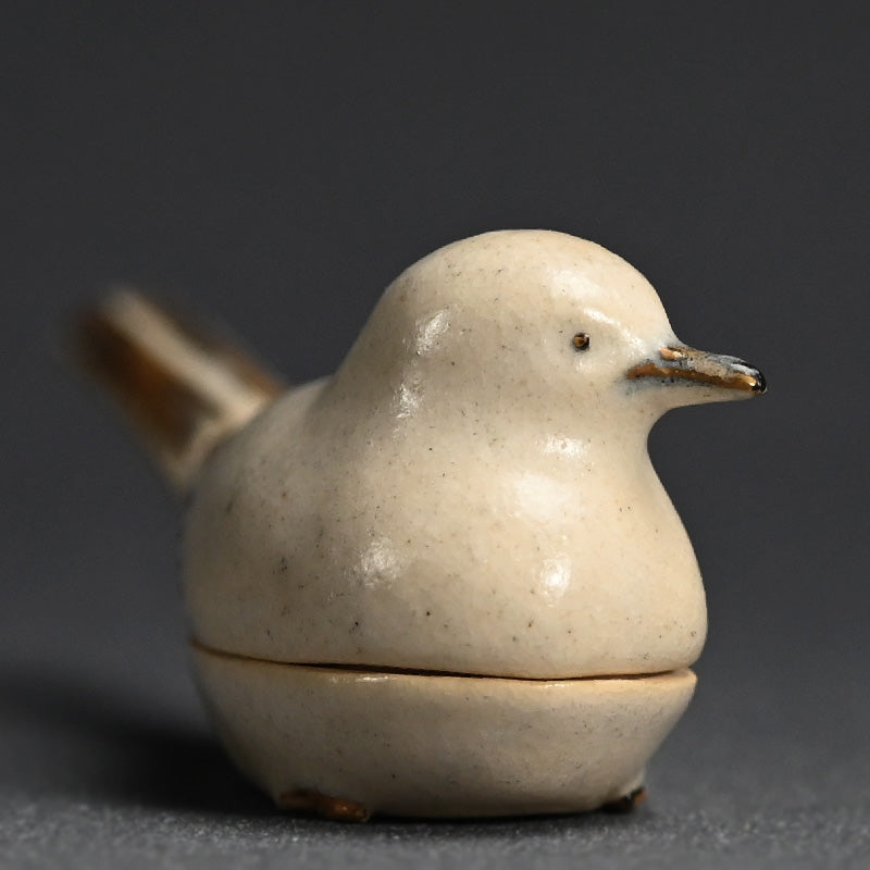 Kogo Incense Case, Wagtail ー宮川 香山 "仁清写 香合 鶺鴒"