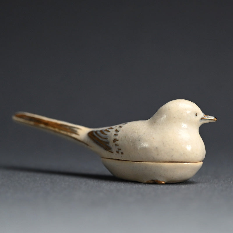 Kogo Incense Case, Wagtail ー宮川 香山 "仁清写 香合 鶺鴒"