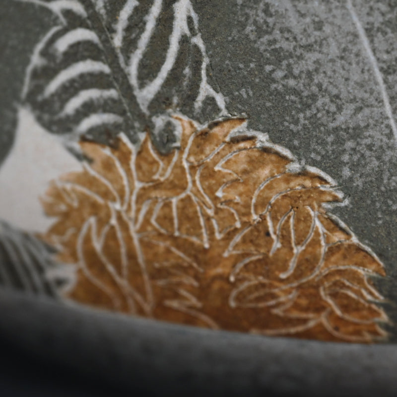 Big Contemporary Vase ー浜渡 富雄 "化粧彩 紙抜 南の島文器"