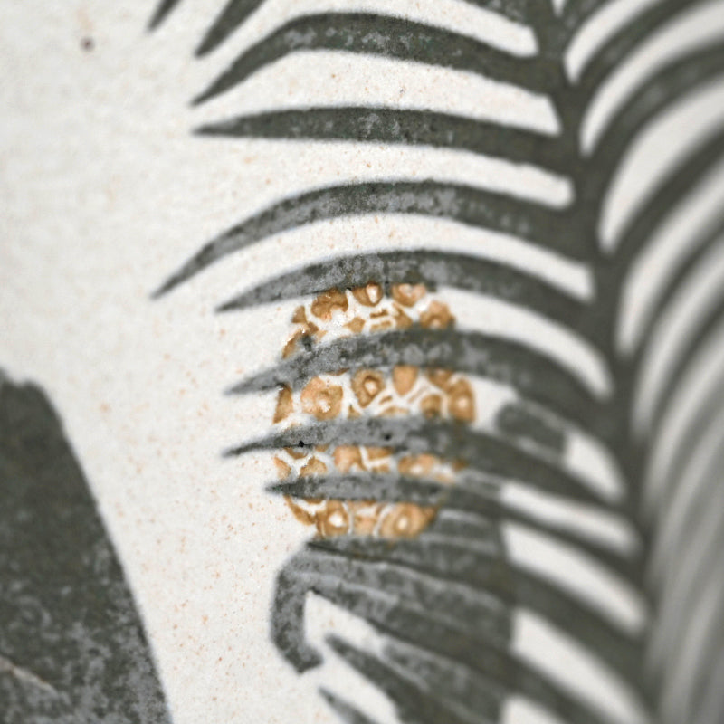 Big Contemporary Vase ー浜渡 富雄 "化粧彩 紙抜 南の島文器"