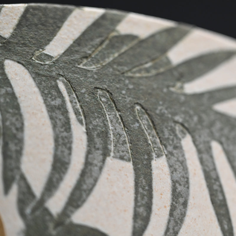 Big Contemporary Vase ー浜渡 富雄 "化粧彩 紙抜 南の島文器"