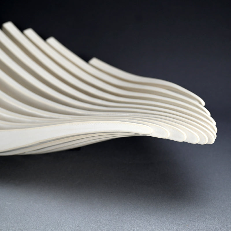 Contemporary White Ceramic Sculpture "Flow" ー杉谷 恵造