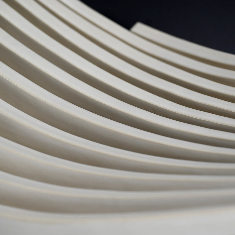 Contemporary White Ceramic Sculpture "Flow" ー杉谷 恵造