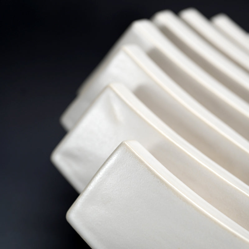 Contemporary White Ceramic Sculpture "Flow" ー杉谷 恵造