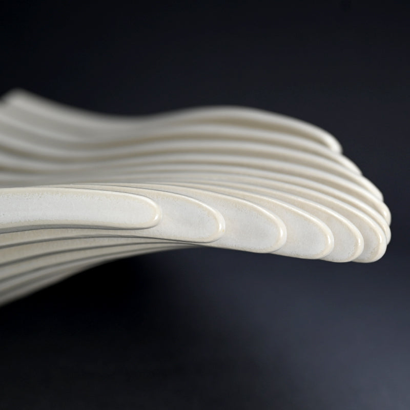 Contemporary White Ceramic Sculpture "Flow" ー杉谷 恵造