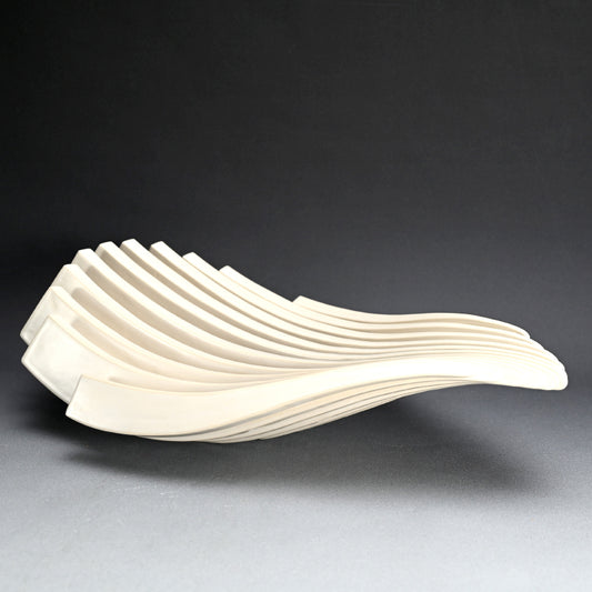 Contemporary White Ceramic Sculpture "Flow" ー杉谷 恵造