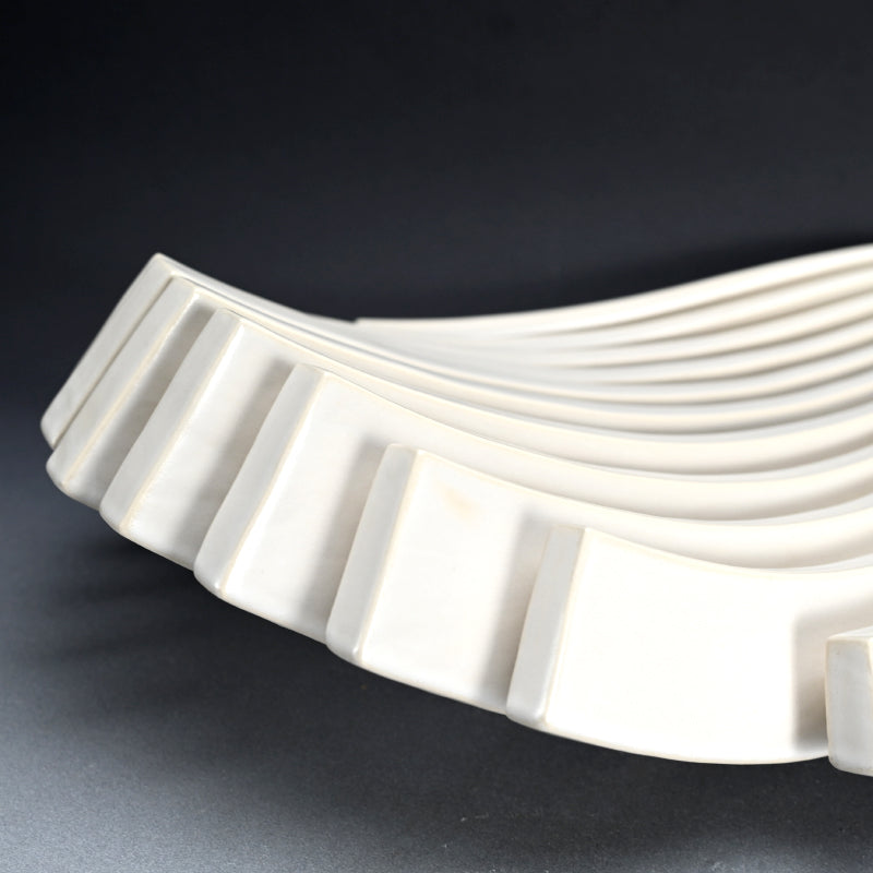 Contemporary White Ceramic Sculpture "Flow" ー杉谷 恵造