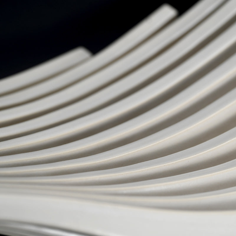 Contemporary White Ceramic Sculpture "Flow" ー杉谷 恵造