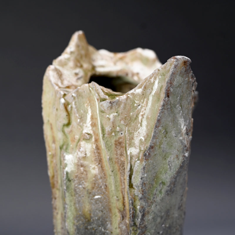 Iga Shinogi Vase ー新 学 “伊賀 鎬花入”