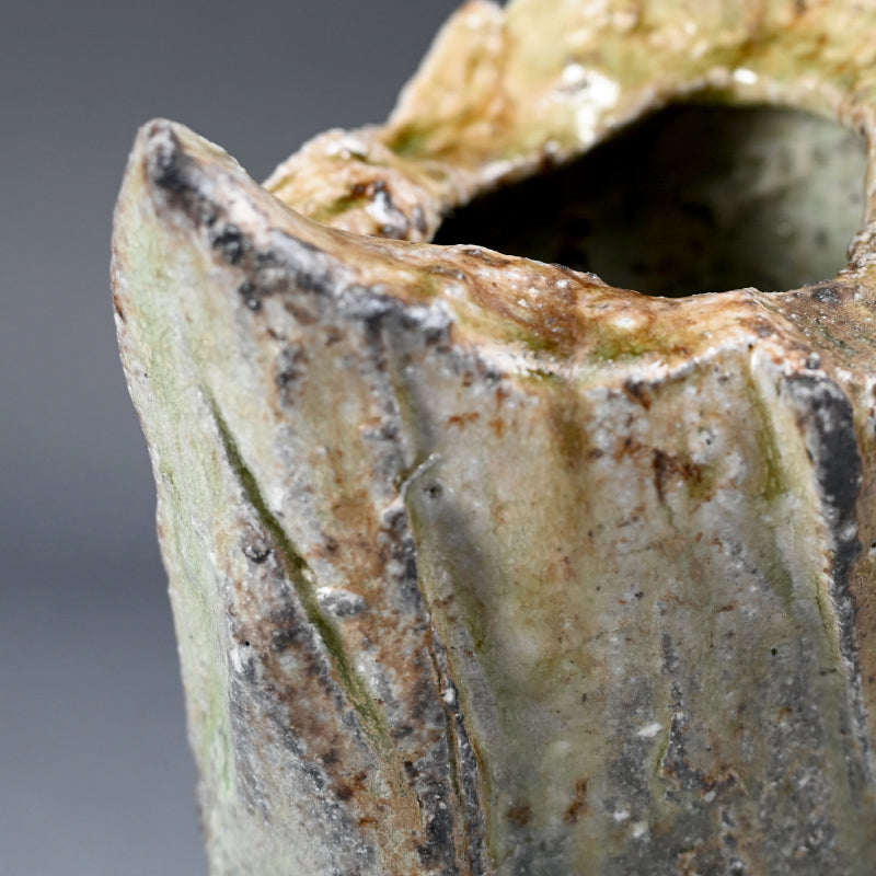 Iga Shinogi Vase ー新 学 “伊賀 鎬花入”