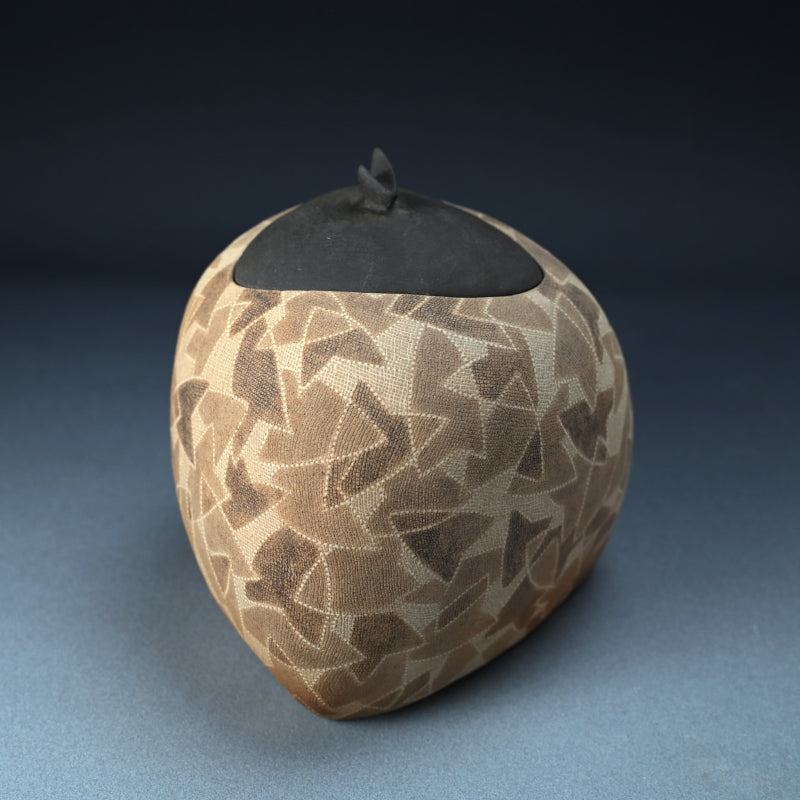 Exhibited Mizusashi Water Container ー服部 全四郎 "布目象嵌水指"