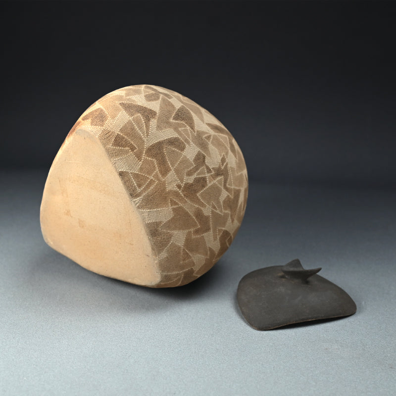 Exhibited Mizusashi Water Container ー服部 全四郎 "布目象嵌水指"