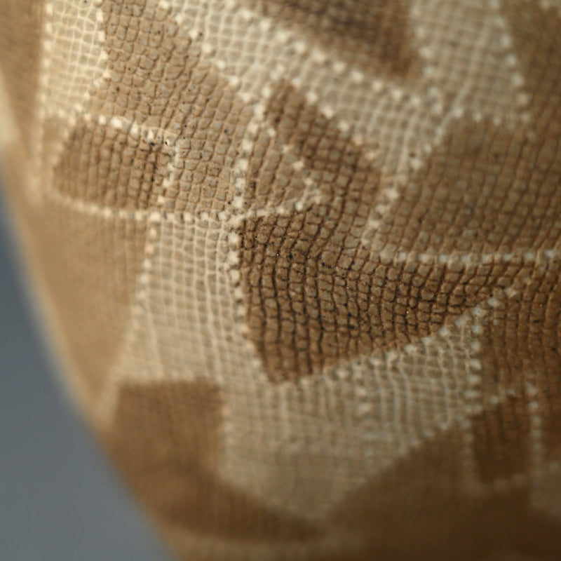 Exhibited Mizusashi Water Container ー服部 全四郎 "布目象嵌水指"