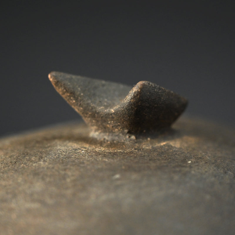 Exhibited Mizusashi Water Container ー服部 全四郎 "布目象嵌水指"