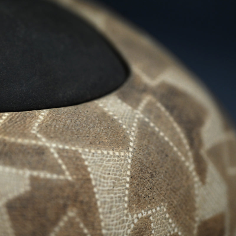 Exhibited Mizusashi Water Container ー服部 全四郎 "布目象嵌水指"