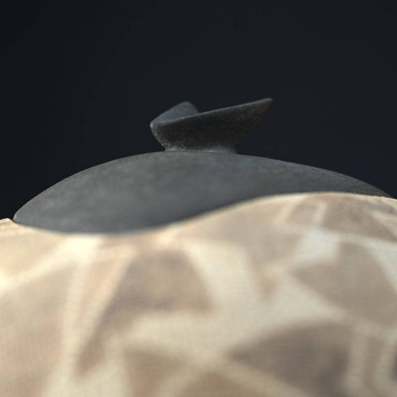 Exhibited Mizusashi Water Container ー服部 全四郎 "布目象嵌水指"