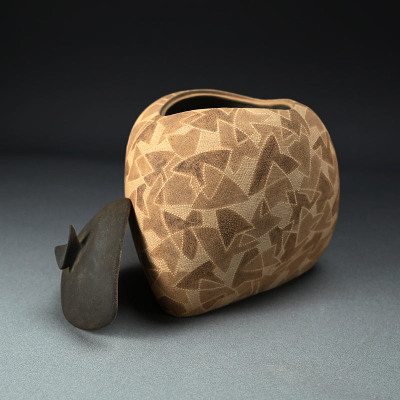 Exhibited Mizusashi Water Container ー服部 全四郎 "布目象嵌水指"