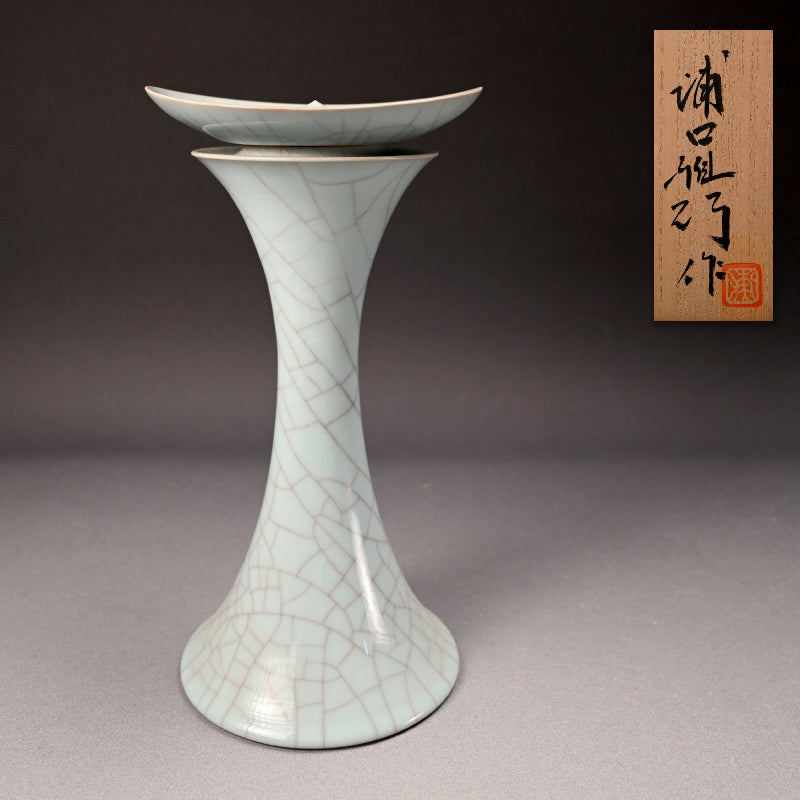 Exquisite Tall Celadon Koro ー浦口 雅行 "青瓷香爐"