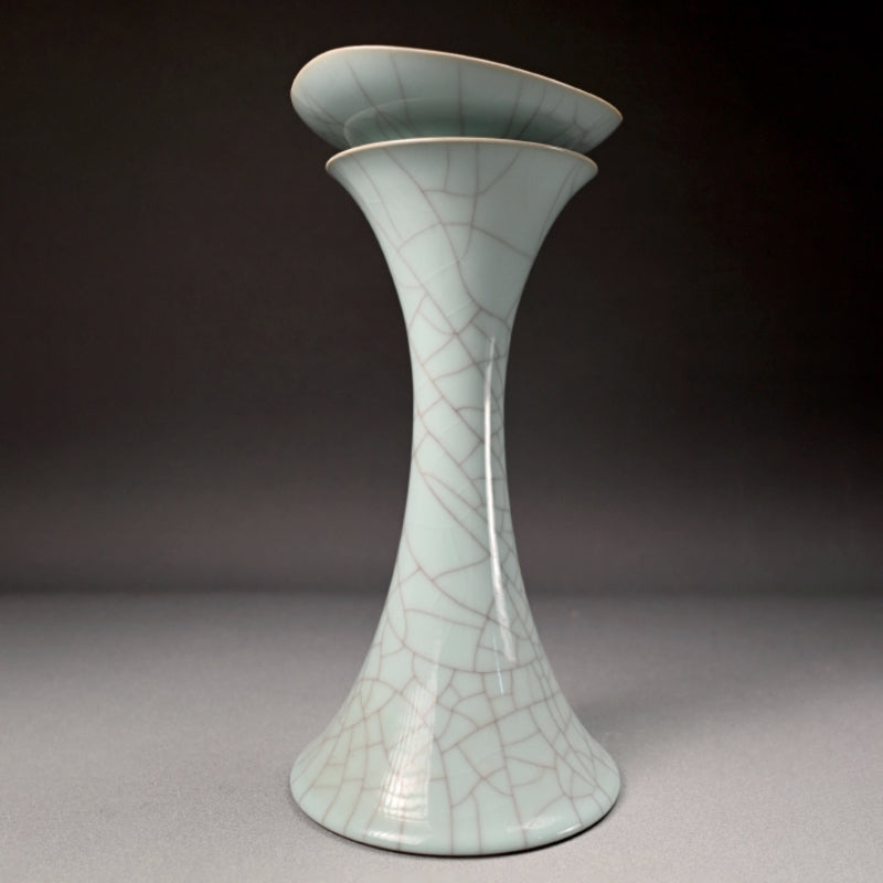 Exquisite Tall Celadon Koro ー浦口 雅行 "青瓷香爐"