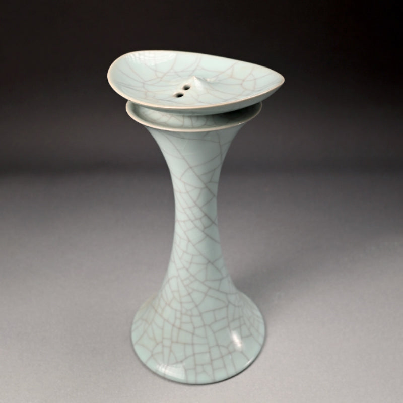 Exquisite Tall Celadon Koro ー浦口 雅行 "青瓷香爐"