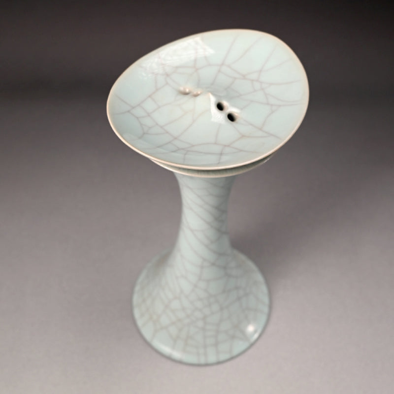 Exquisite Tall Celadon Koro ー浦口 雅行 "青瓷香爐"