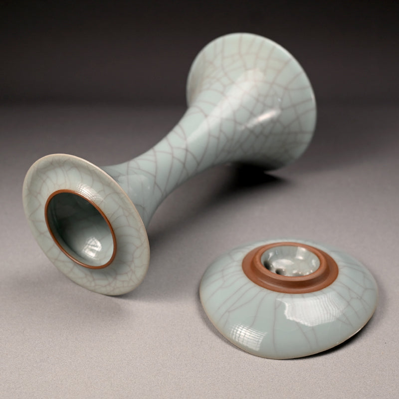 Exquisite Tall Celadon Koro ー浦口 雅行 "青瓷香爐"