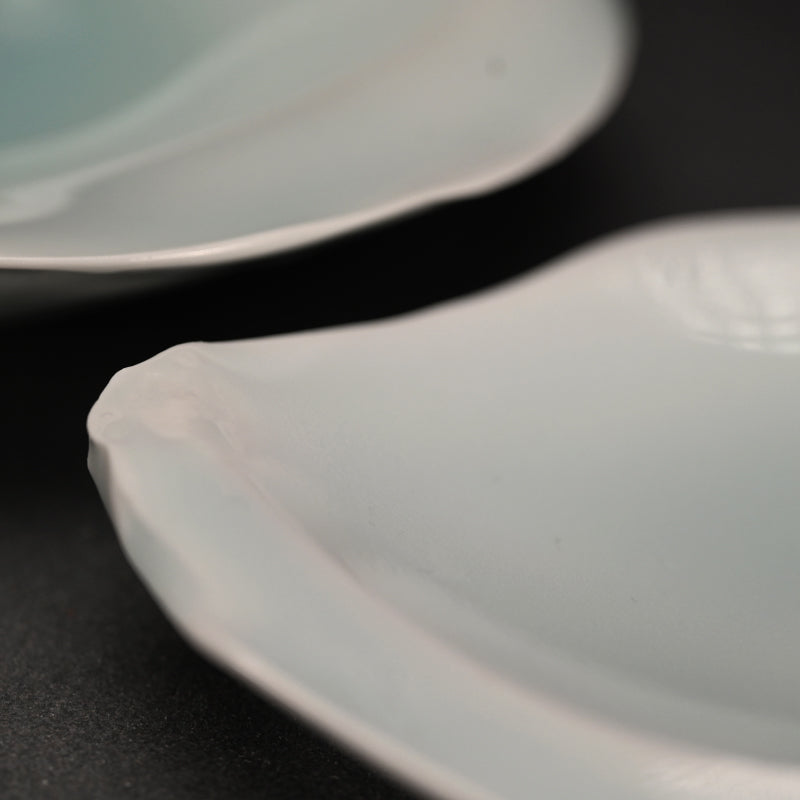 Pair Seihakuji porcelain plates, Shizuku