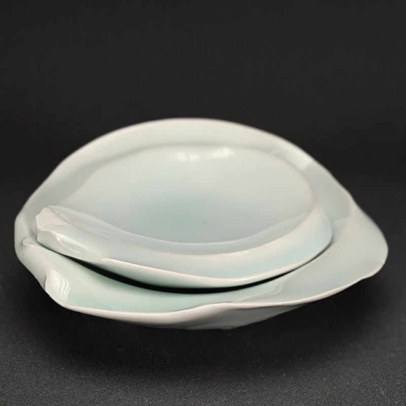 Pair Seihakuji porcelain plates, Shizuku