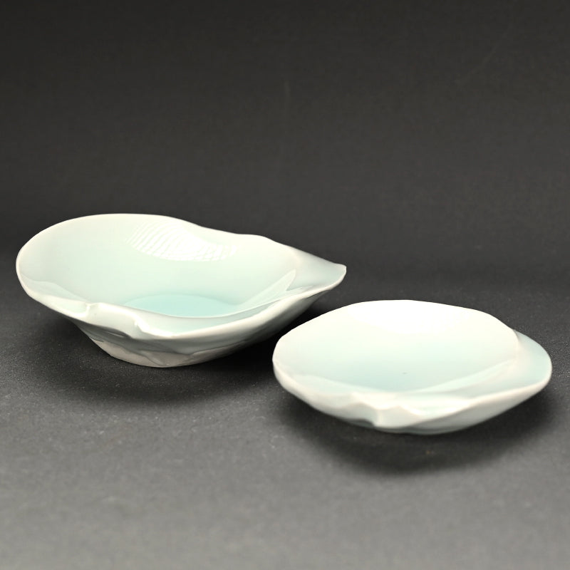 Pair Seihakuji porcelain plates, Shizuku