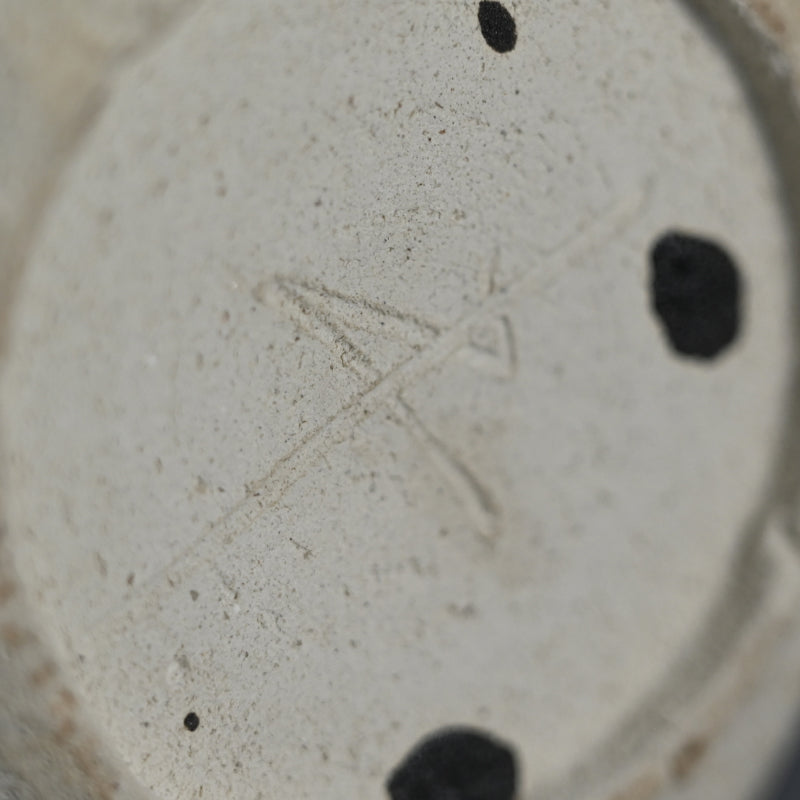 Contemporary Kuro-Oribe Vase ー林 恭助 "黒織部 花入"