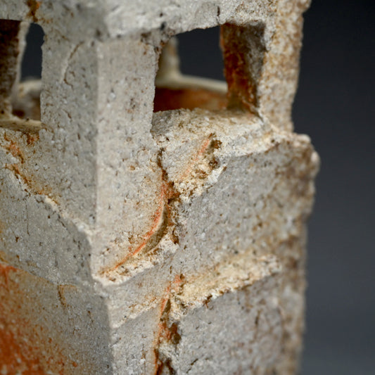 Shigaraki, Square Vase ー藤本 秀 “信楽古楼花生”